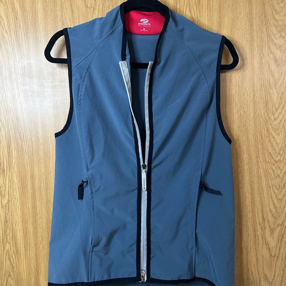 Brooks Women's Sleeveless Vest